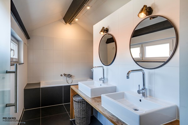 Medium property photo - Prinses Margrietlaan 4, 5953 CA Reuver